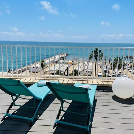 Ferienwohnung Atico Con Fantasticas Vistas Al Mar Y La Iglesia Sitges Zimmer foto
