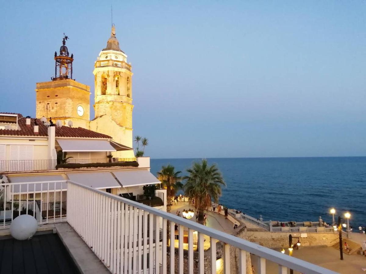 Ferienwohnung Atico Con Fantasticas Vistas Al Mar Y La Iglesia Sitges Exterior foto