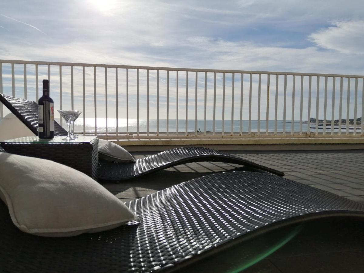 Ferienwohnung Atico Con Fantasticas Vistas Al Mar Y La Iglesia Sitges Exterior foto