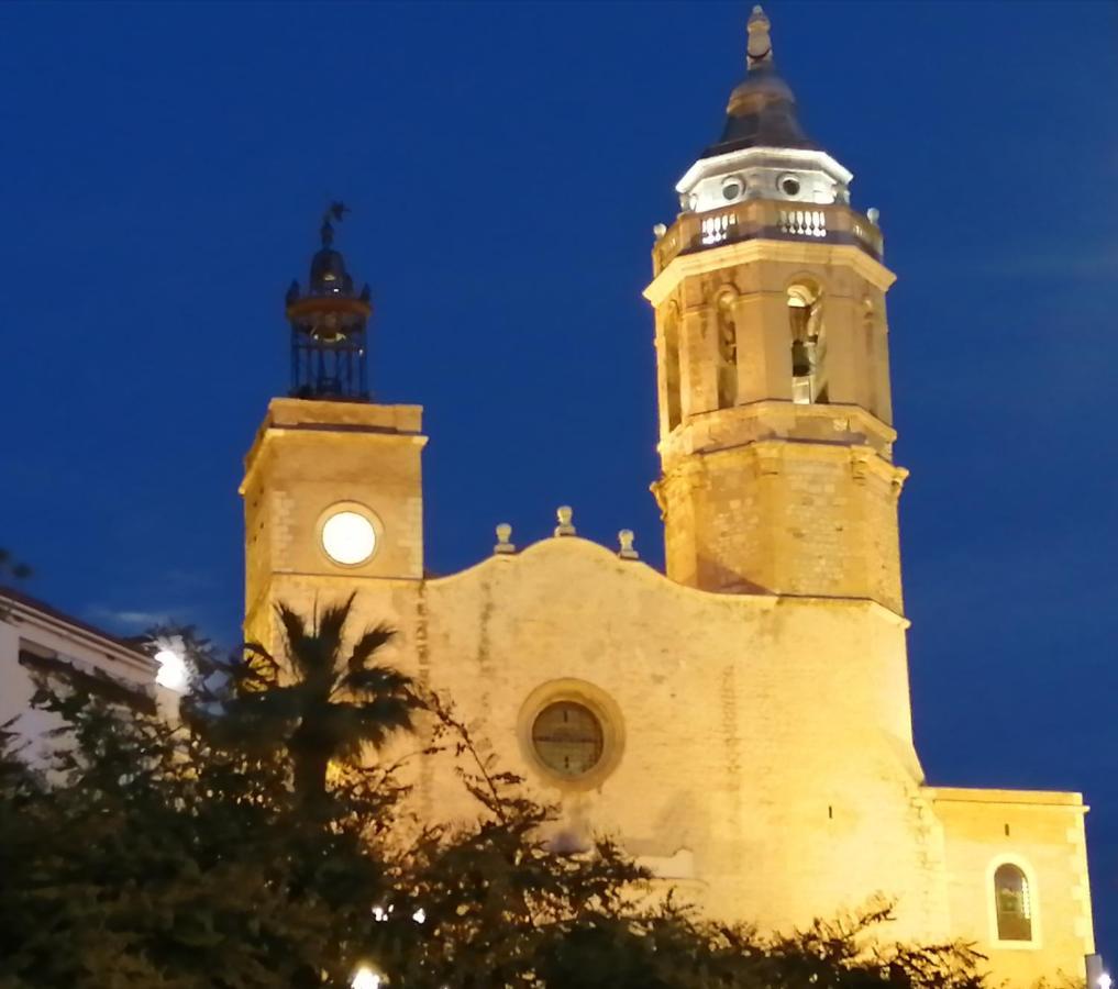 Ferienwohnung Atico Con Fantasticas Vistas Al Mar Y La Iglesia Sitges Exterior foto