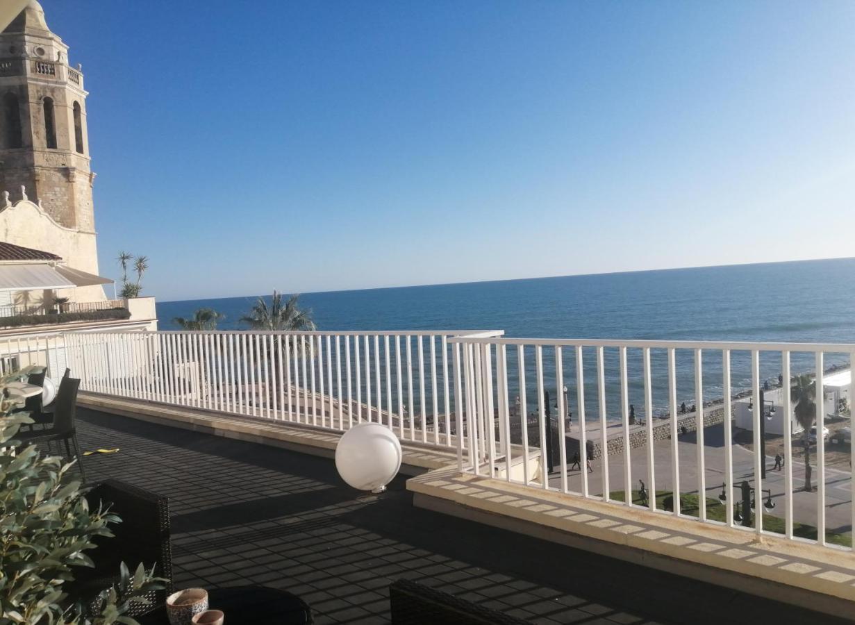 Ferienwohnung Atico Con Fantasticas Vistas Al Mar Y La Iglesia Sitges Exterior foto