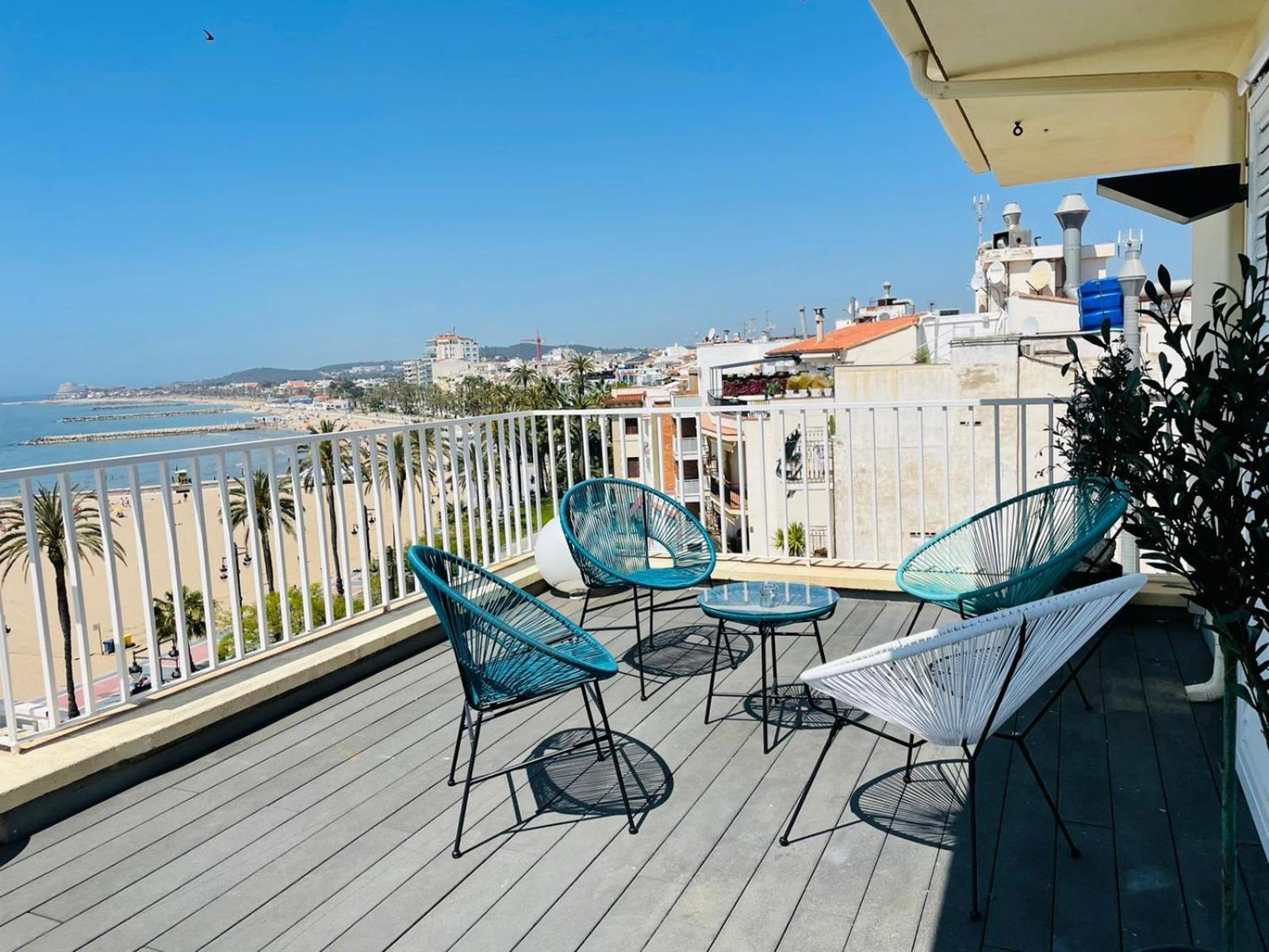 Ferienwohnung Atico Con Fantasticas Vistas Al Mar Y La Iglesia Sitges Zimmer foto