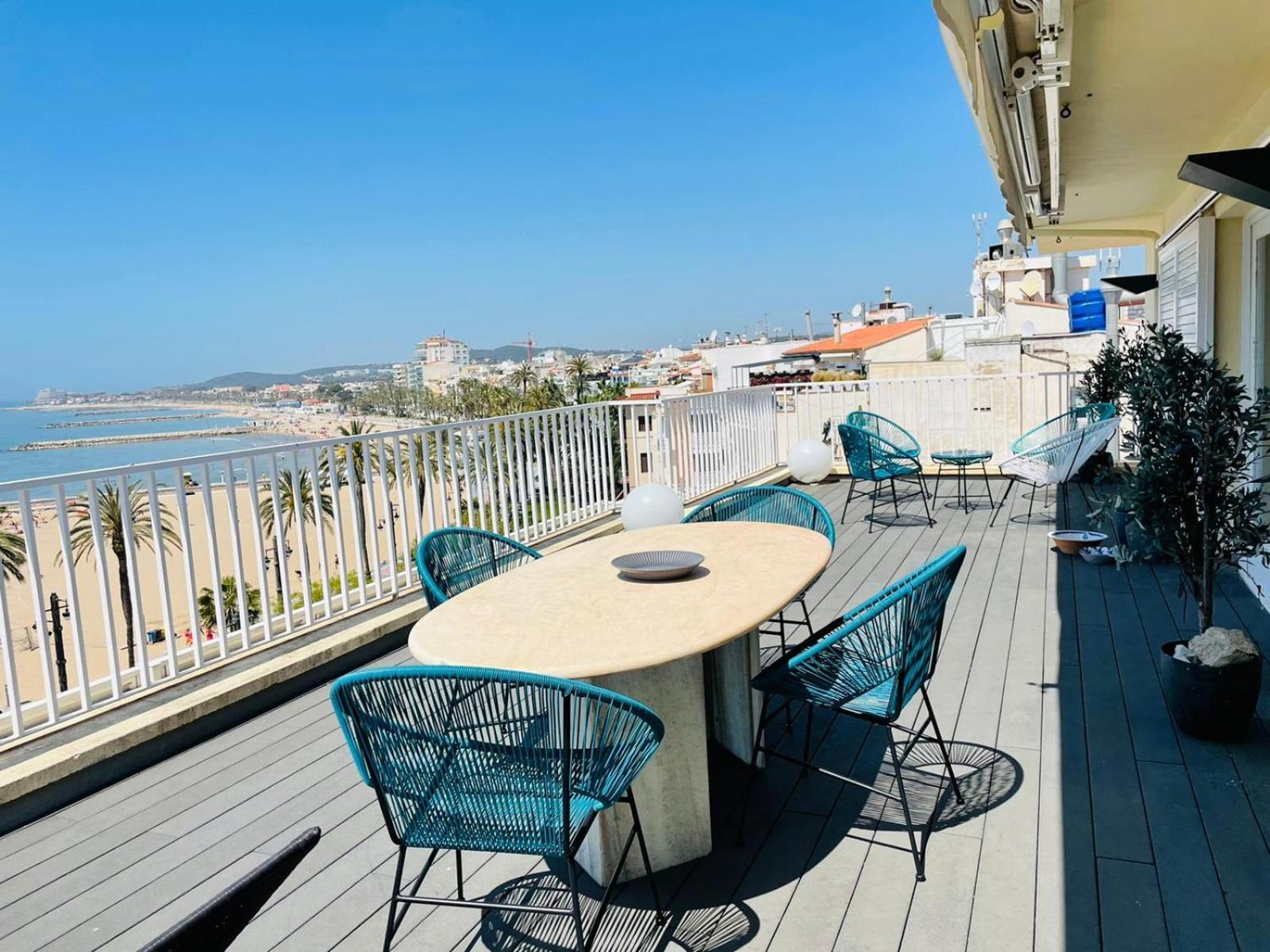 Ferienwohnung Atico Con Fantasticas Vistas Al Mar Y La Iglesia Sitges Zimmer foto